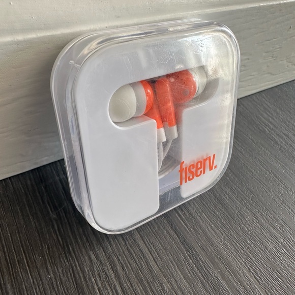 Pair of orange and white headphones - new and never used - Picture 3 of 3